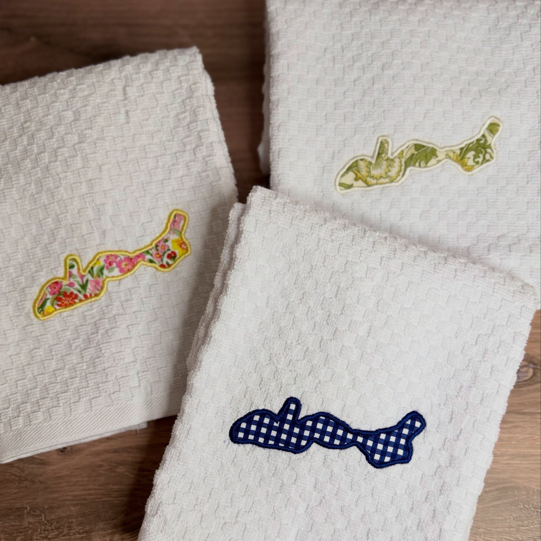 Lake Geneva Appliqué Kitchen Hand Towels
