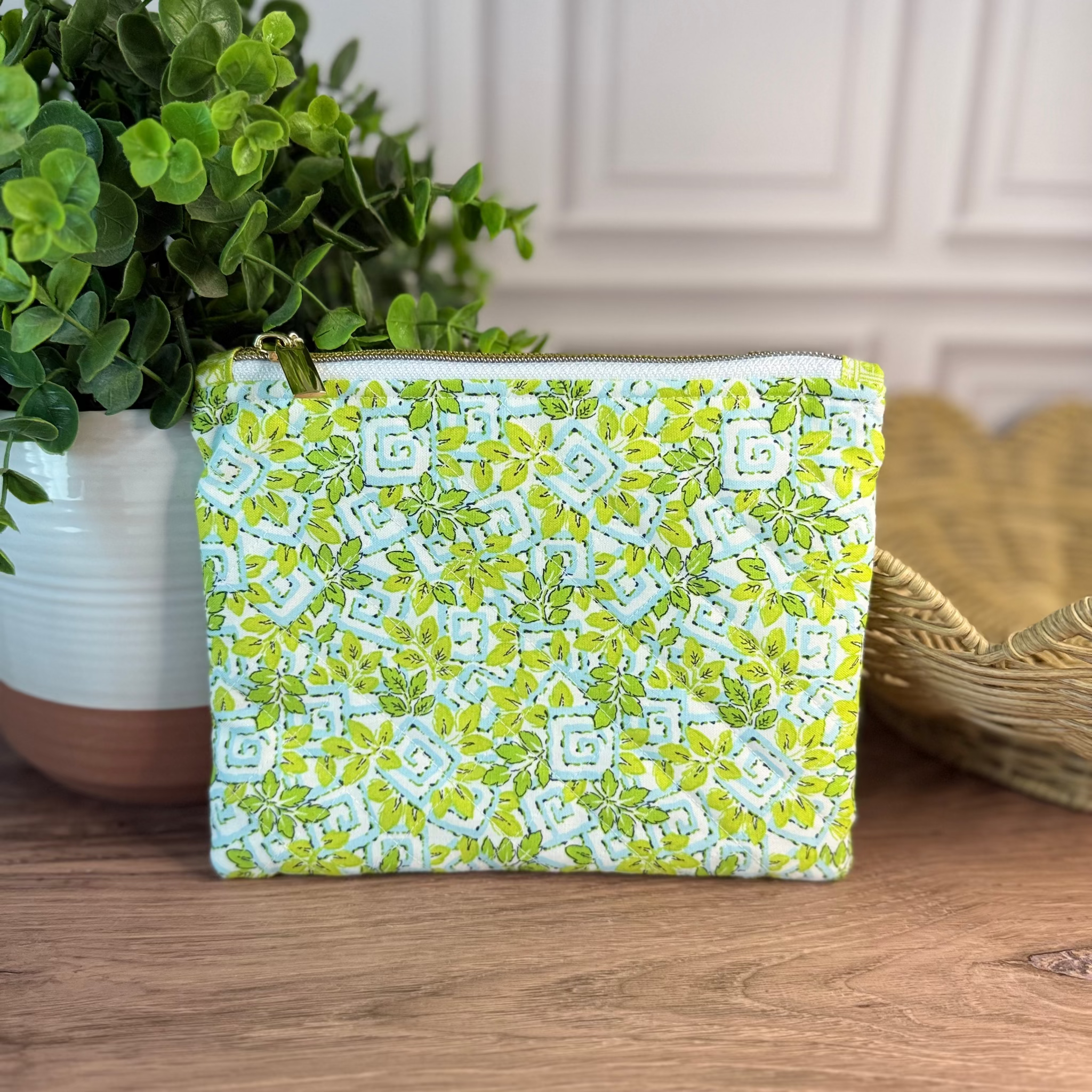 Essential Pouch