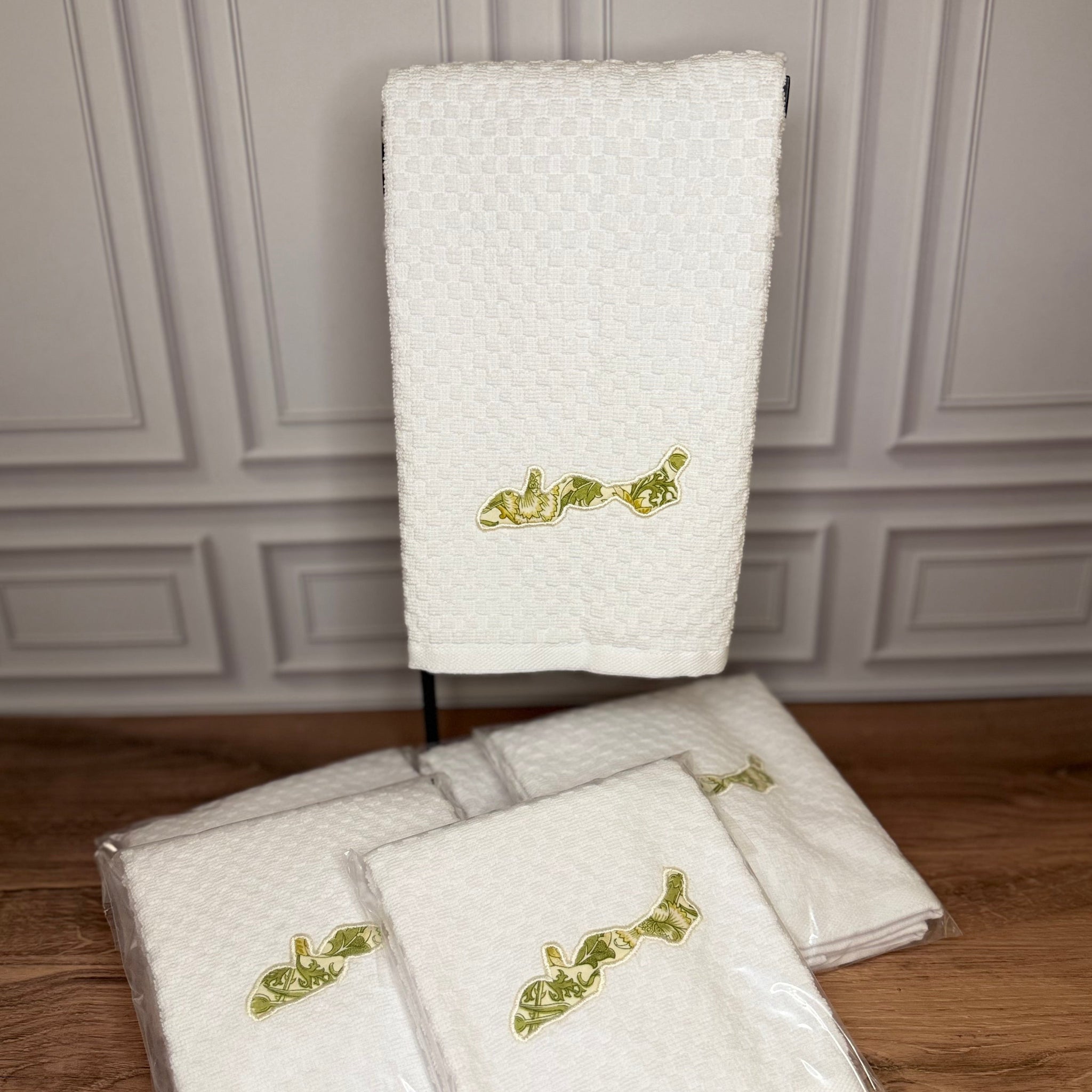 Lake Geneva Appliqué Kitchen Hand Towels